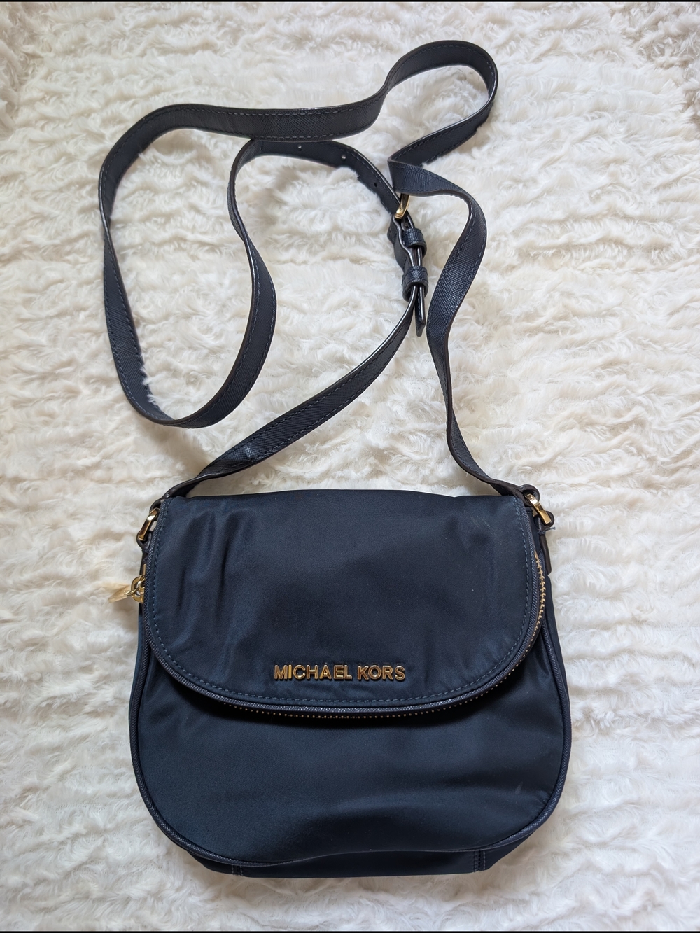Michael Kors Navy & Gold Crossbody Bag - Sleek Everyday Style